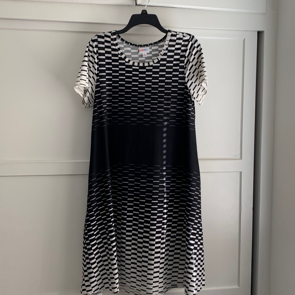 LuLaRoe dress with side pockets